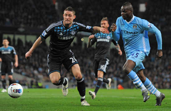 和后防线的 和后防线的